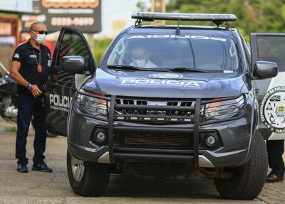 Polícia civil chegando no local