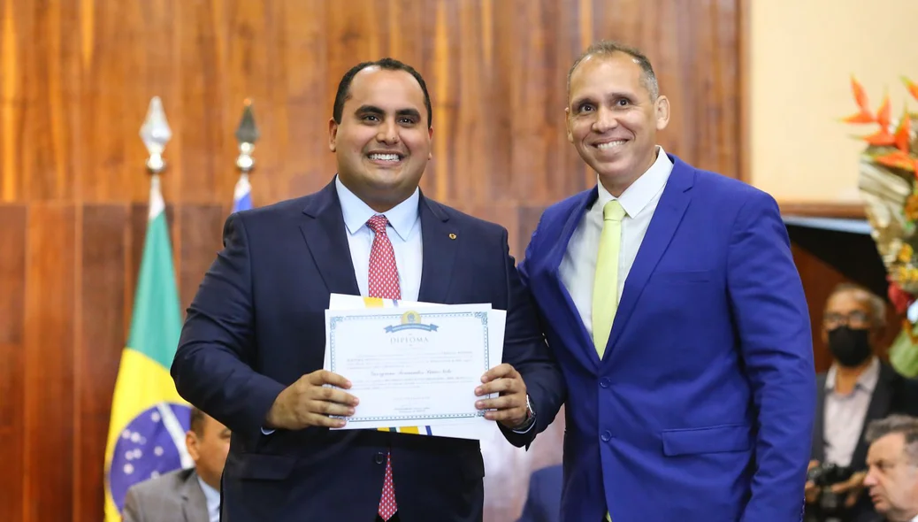 Georgiano Neto recebe diploma
