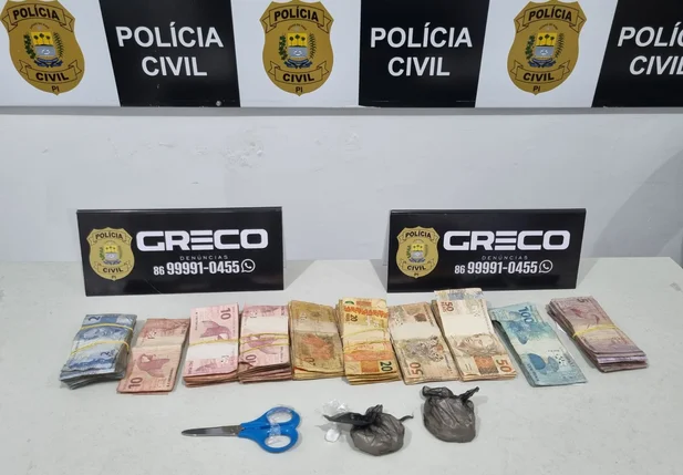 Greco prende esposa de traficante com cocaína e R$ 5 mil em Teresina