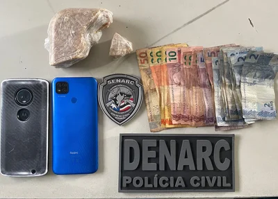 Material apreendido com o suspeito de tráfico de drogas