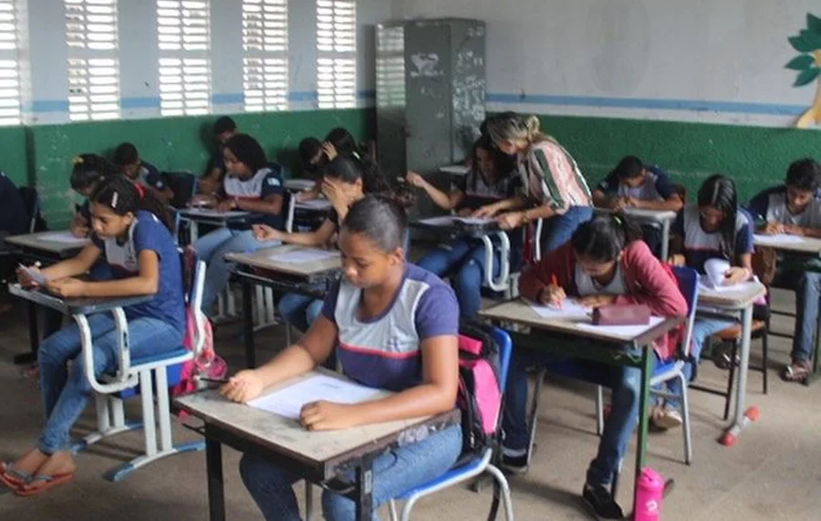 Aproximadamente 1.800 estudantes realizaram a avalização