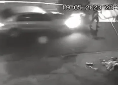 Momento em que catadora é atropelada em Curitiba
