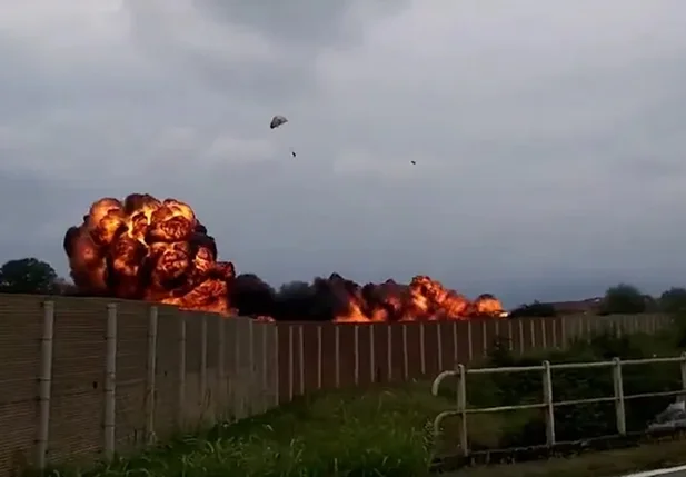 Avião militar cai e deixa uma criança de 5 anos morta na Itália