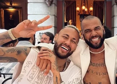 Família de Neymar envia dinheiro para ajudar Daniel Alves