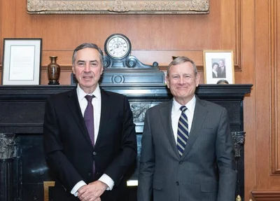 Barroso e presidente da Suprema Corte dos EUA
