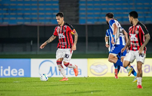 O Leão derrotou o time uruguaio por 1 a 0, em Montevidéu