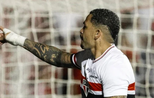 São Paulo vence Náutico em jogo de 2 expulsões e avança na Copa do Brasil