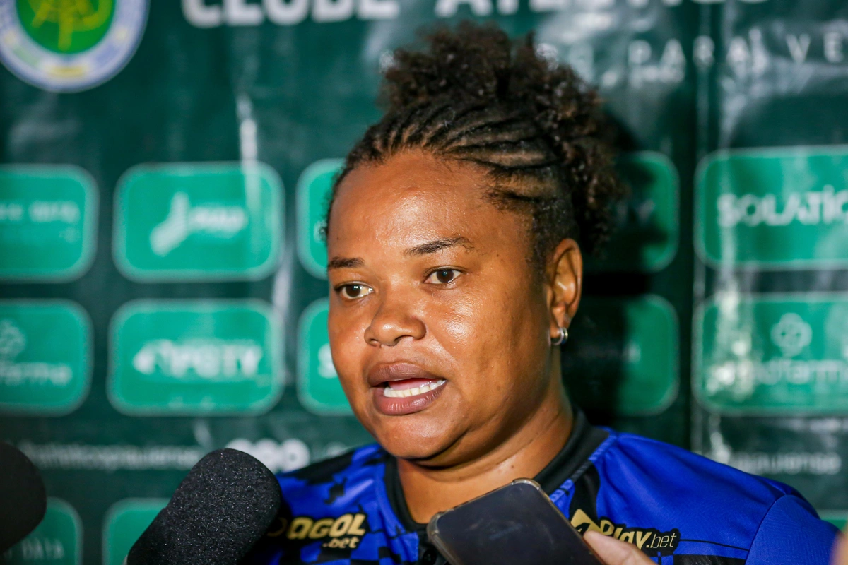 Treinadora Renata Costa