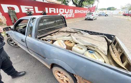 Galões de combustíveis apreendidos pela Polícia Civil do Piauí