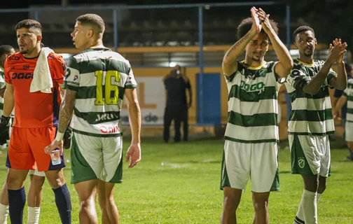 Jogadores do Altos celebram nova vitória na Série D
