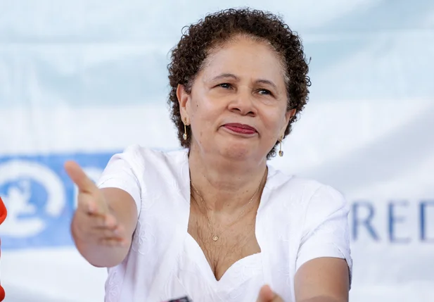 Senadora Regina Sousa