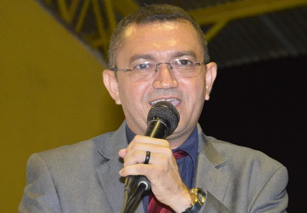 Padre Walmir exonera servidores três dias após a nomeação