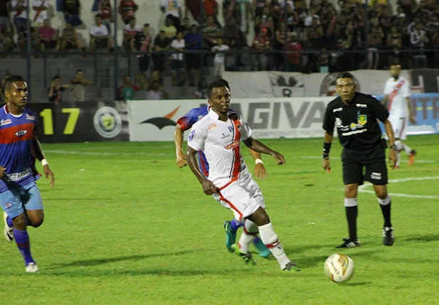 Partida válida pelo primeiro turno do Campeonato Piauiense