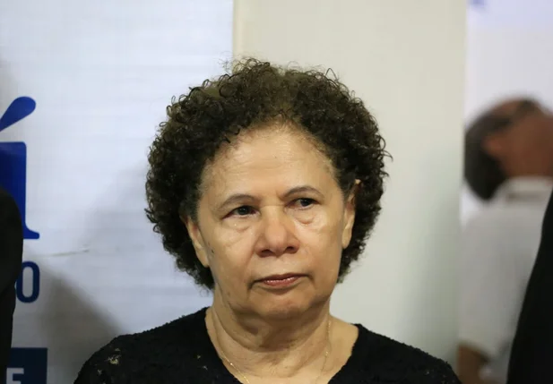 Senadora Regina Sousa