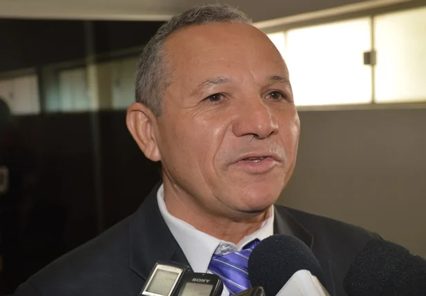 Vice-prefeito Edilson Carvalho cobra mais secretarias para o PTB