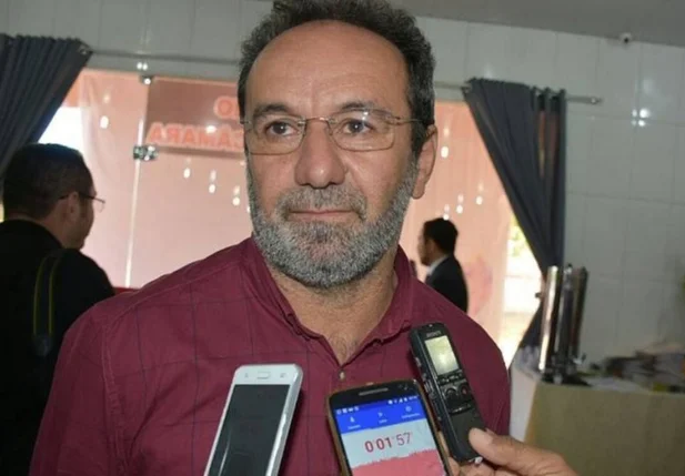 Prefeito Jorismar Rocha exonera comissionados