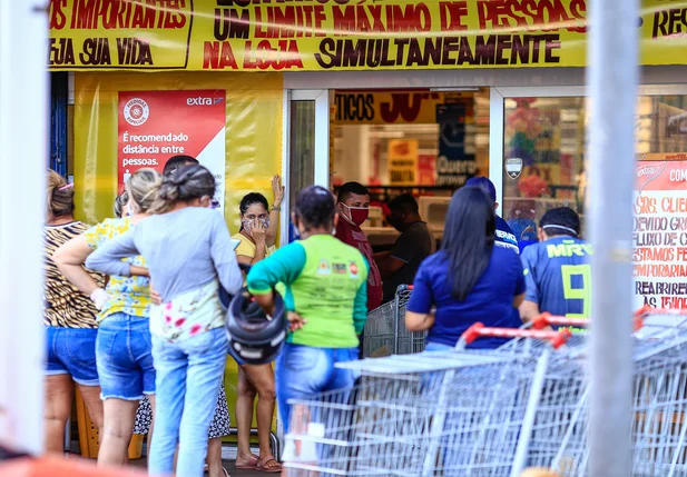 Aglomeração do lado de fora 